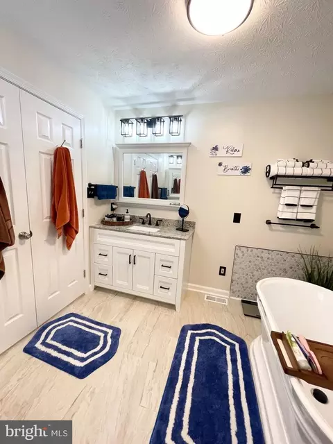 Bath - 2016 Colora Rd, Colora, MD 21917 photo 9 of 25
