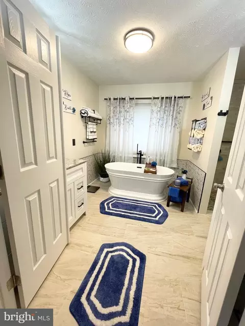 Bath - 2016 Colora Rd, Colora, MD 21917 photo 3 of 25