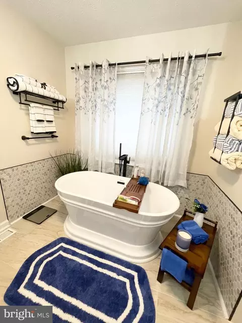 Bath - 2016 Colora Rd, Colora, MD 21917 photo 5 of 25