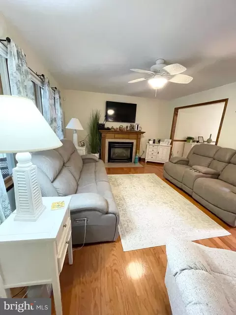 Living - 2016 Colora Rd, Colora, MD 21917 photo 3 of 4
