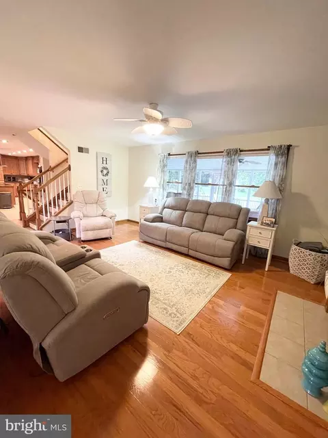 Living - 2016 Colora Rd, Colora, MD 21917 photo 2 of 4