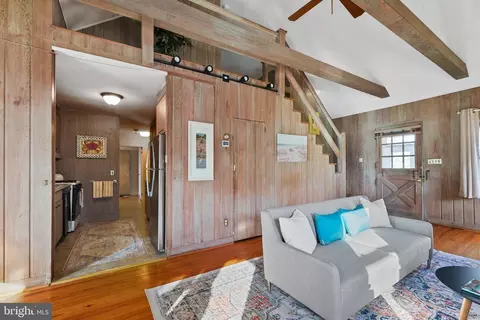 Entry Way - 37 Sandy Point Rd, Earleville, MD 21919 photo 1 of 3