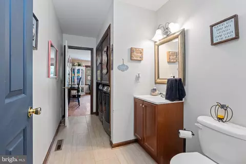 Entry Way - 30 Maple Ln, Elkton, MD 21921 photo 2 of 4