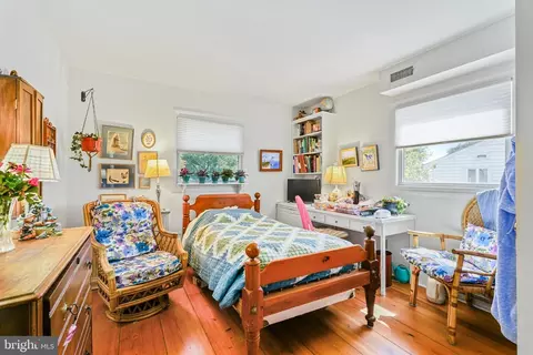 Bedroom - 161 Edgewater Dr, Earleville, MD 21919 photo 2 of 3