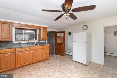 Entry Way - 122 E Main St, Cecilton, MD 21913 photo 1 of 5