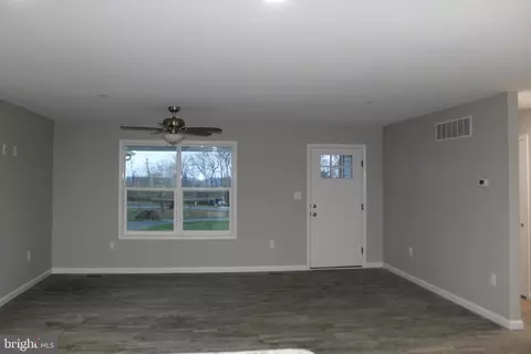 Living - 113 Blarney Ln, Conowingo, MD 21918 photo 2 of 2