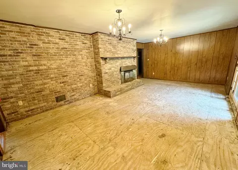 Living - 127 Mcglothlin Rd, Conowingo, MD 21918 photo 9 of 10