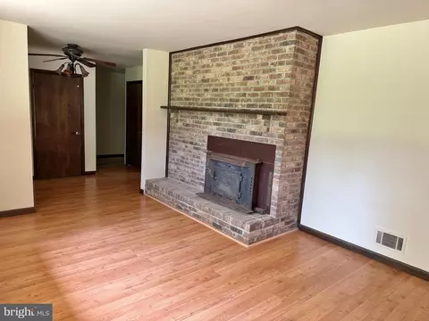 Living - 127 Mcglothlin Rd, Conowingo, MD 21918 photo 6 of 10