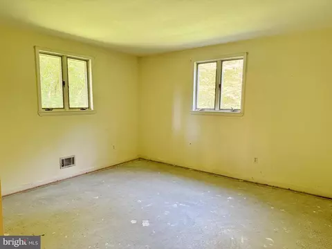 Bedroom - 127 Mcglothlin Rd, Conowingo, MD 21918 photo 4 of 5