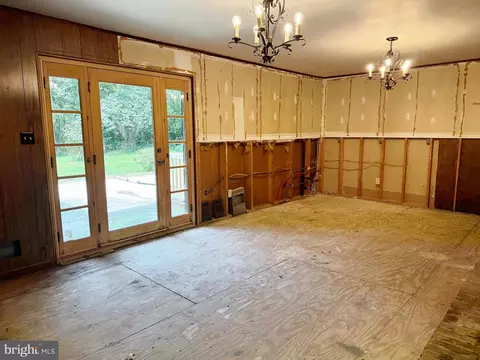 Living - 127 Mcglothlin Rd, Conowingo, MD 21918 photo 8 of 10
