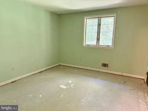 Bedroom - 127 Mcglothlin Rd, Conowingo, MD 21918 photo 3 of 5