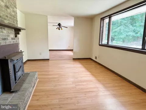 Living - 127 Mcglothlin Rd, Conowingo, MD 21918 photo 7 of 10