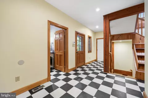 Entry Way - 46 Glen Brook Dr, Elkton, MD 21921 photo 4 of 12