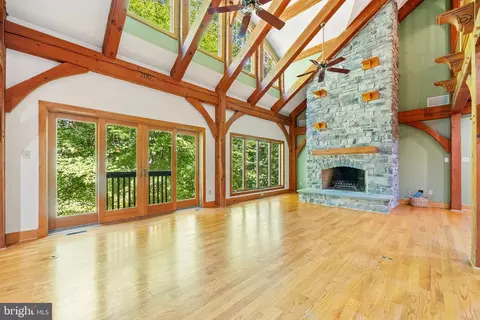 Living - 46 Glen Brook Dr, Elkton, MD 21921 photo 2 of 12
