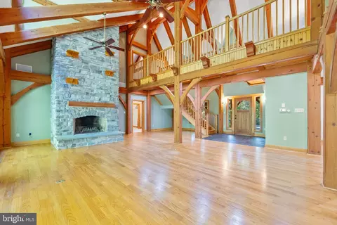 Living - 46 Glen Brook Dr, Elkton, MD 21921 photo 3 of 12
