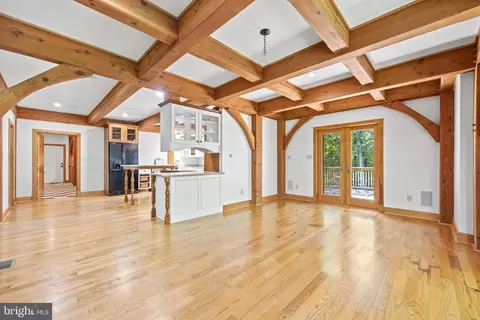 Living - 46 Glen Brook Dr, Elkton, MD 21921 photo 7 of 12