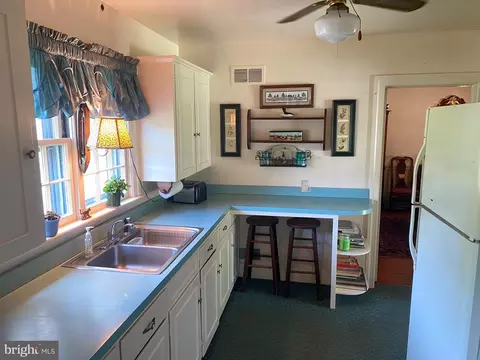 Kitchen - 105 Walnut Ln, Elkton, MD 21921 photo 2 of 7