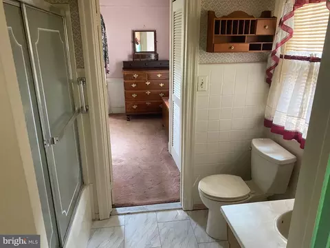 Bath - 105 Walnut Ln, Elkton, MD 21921 photo 1 of 3