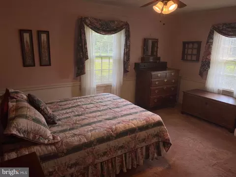 Bedroom - 105 Walnut Ln, Elkton, MD 21921 photo 1 of 6
