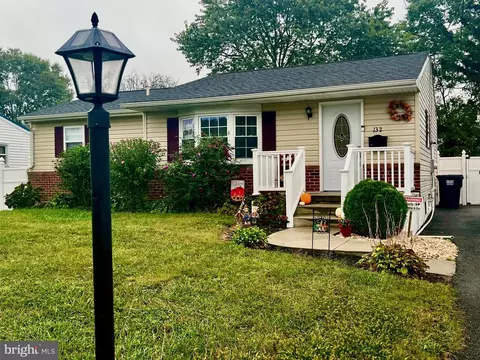 132 W Thomson Dr, Elkton, MD 21921