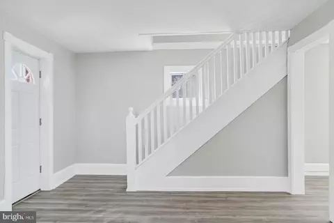 Entry Way - 33 Wright Ave, Elkton, MD 21921 photo 3 of 12