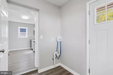 Entry Way - 33 Wright Ave, Elkton, MD 21921 photo 9 of 12