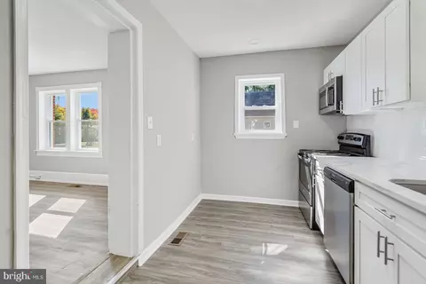 Entry Way - 33 Wright Ave, Elkton, MD 21921 photo 7 of 12