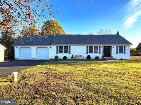 12 Cox Rd, Colora, MD 21917