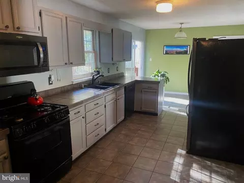 220 Independence Dr, Elkton, MD 21921 photo 6