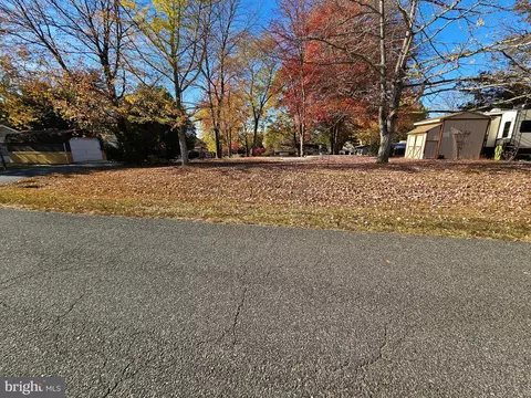 6263 Pomo Ln #GLEN 8, Earleville, MD 21919