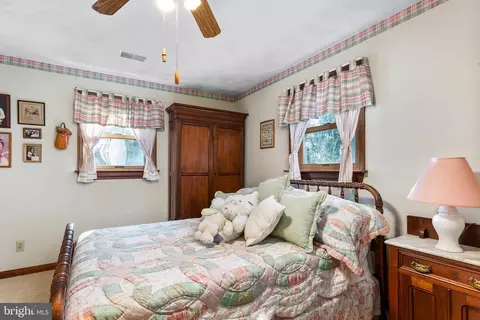Bedroom - 130 Irwin Ave, Elkton, MD 21921 photo 4 of 11