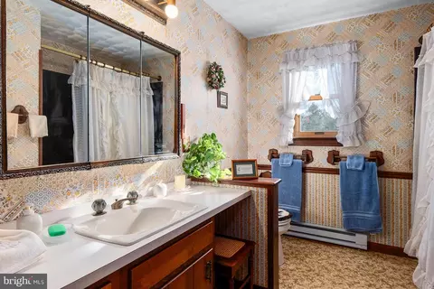 Bath - 130 Irwin Ave, Elkton, MD 21921 photo 3 of 6
