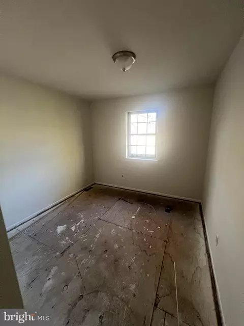 Bedroom - 454 Willow Dr, Elkton, MD 21921 photo 2 of 2