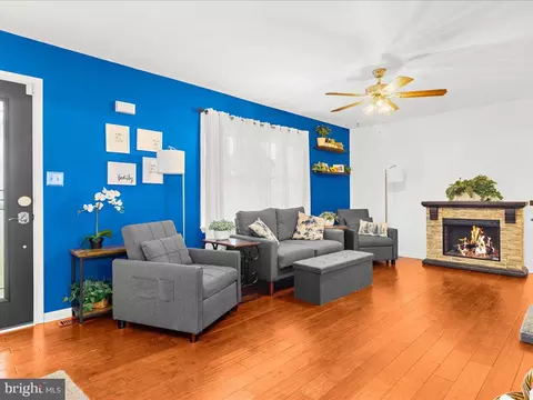 Living - 20 Windmill Ct, Elkton, MD 21921 photo 1 of 4