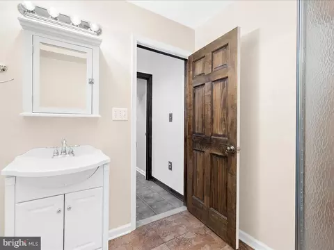 Bath - 20 Windmill Ct, Elkton, MD 21921 photo 4 of 4