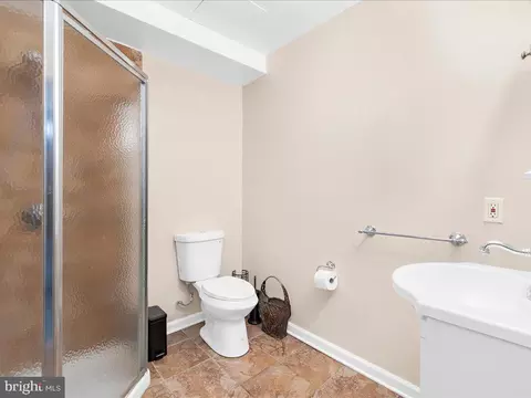 Bath - 20 Windmill Ct, Elkton, MD 21921 photo 3 of 4