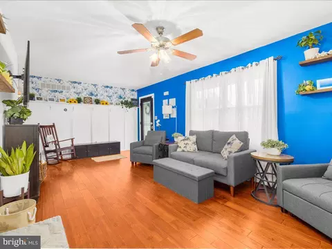 Living - 20 Windmill Ct, Elkton, MD 21921 photo 4 of 4