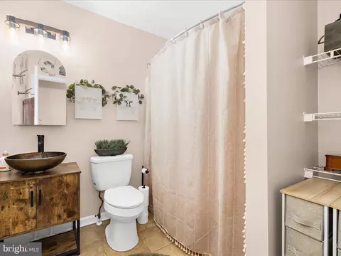 Bath - 20 Windmill Ct, Elkton, MD 21921 photo 1 of 4