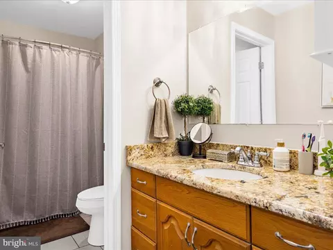 Bath - 20 Windmill Ct, Elkton, MD 21921 photo 2 of 4