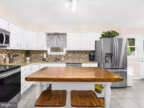 Kitchen - 20 Windmill Ct, Elkton, MD 21921 photo 2 of 4