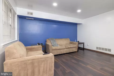 Living - 431 Willow Dr, Elkton, MD 21921 photo 1 of 1
