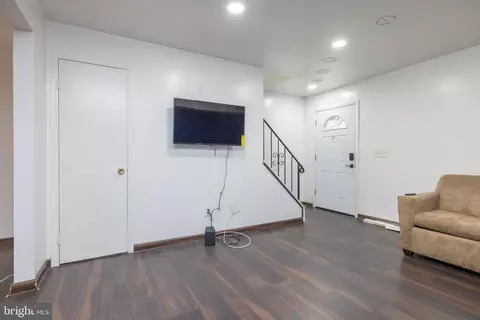 Entry Way - 431 Willow Dr, Elkton, MD 21921 photo 1 of 3