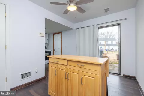 Entry Way - 431 Willow Dr, Elkton, MD 21921 photo 2 of 3