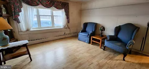 Living - 116 Muddy Ln, Elkton, MD 21921 photo 2 of 2