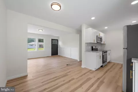 Entry Way - 58 Arbutus St, Elkton, MD 21921 photo 4 of 4