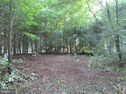 1 New Hampshire Ave, Earleville, MD 21919