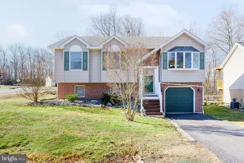 1 Kings Ct, Elkton, MD 21921