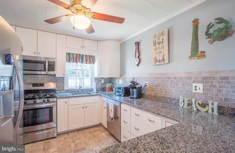 Kitchen - 40 High Rd, Earleville, MD 21919 photo 1 of 2