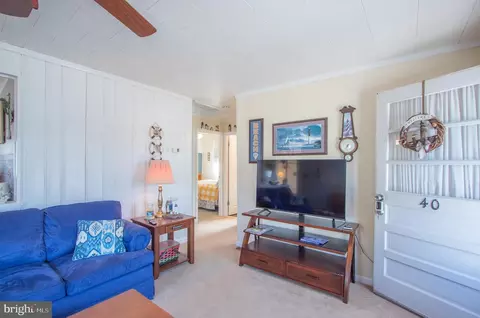 Living - 40 High Rd, Earleville, MD 21919 photo 2 of 3