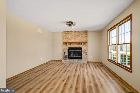 Living - 1003 Old Telegraph Rd, Warwick, MD 21912 photo 3 of 5
